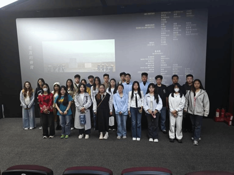勿忘国殇铭历史 青春立志兴中华——校团委组织开展集中观影活动 勿忘国殇铭历史 青春立志兴中华——校团委组织开展集中观影活动