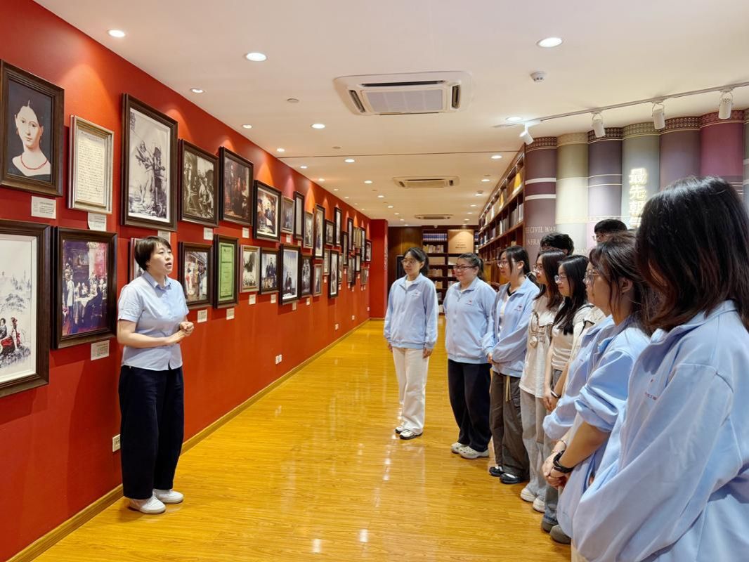 我校第十四期“青马班”学员赴太原市图书馆开展实践研学 我校第十四期“青马班”学员赴太原市图书馆开展实践研学